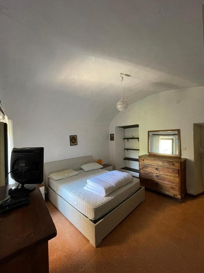 Casa Vacanza Pegrini Nel Centro Storico Di 가비체 외부 사진
